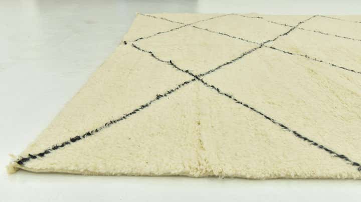 7' x 10' 1 Hand Knotted Moroccan Wool Rug