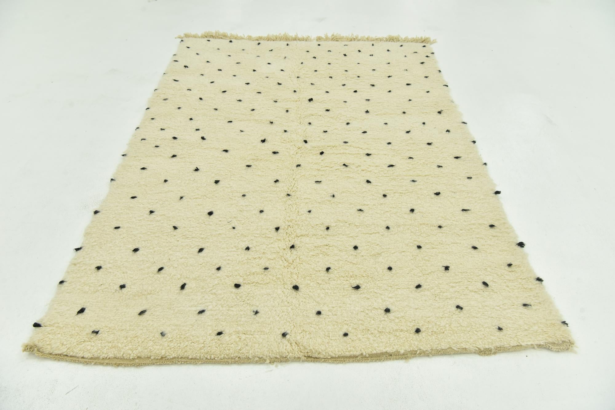 5' 2 x 7' 8 Hand Knotted Moroccan Wool Rug