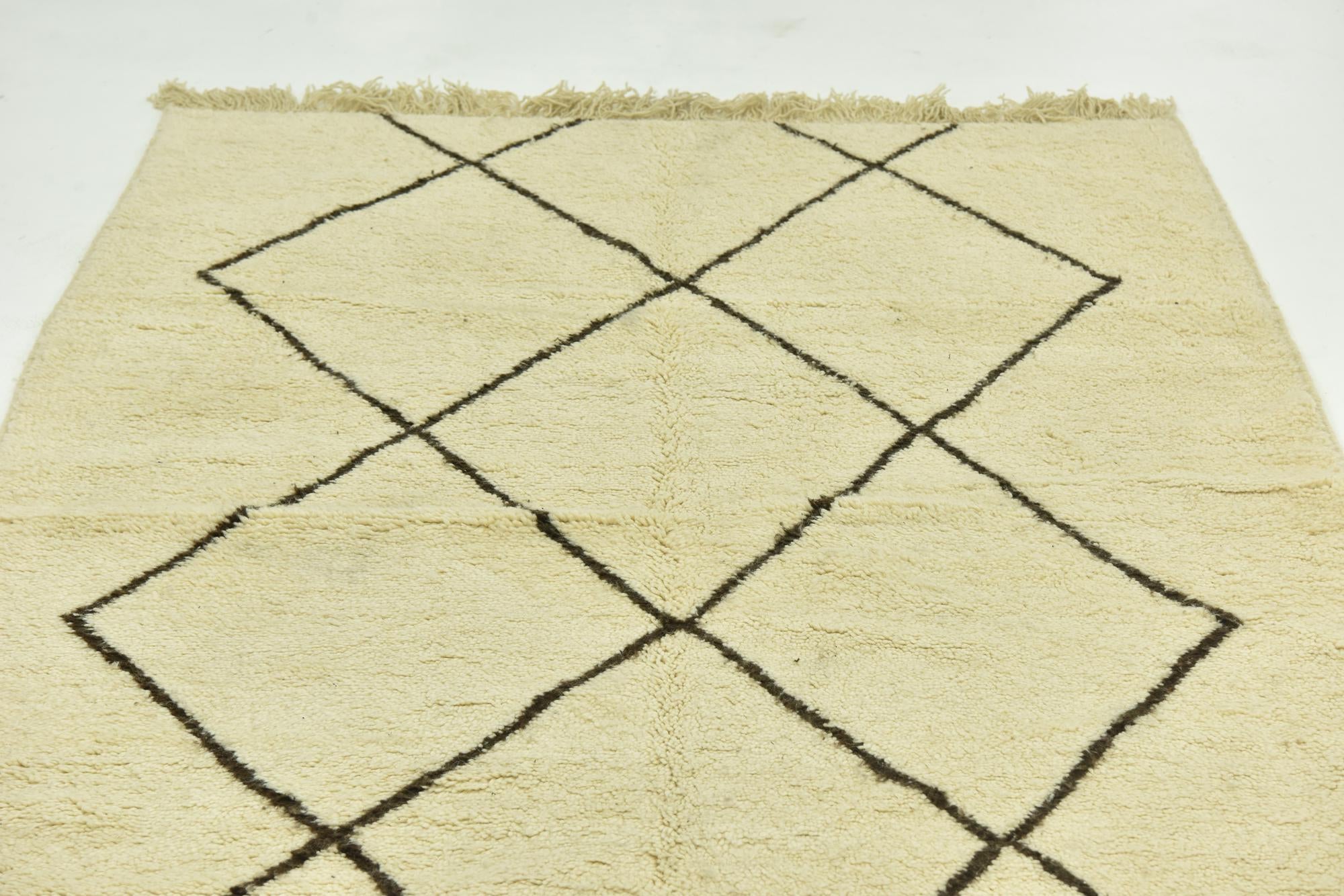 5' 3 x 8' 2 Hand Knotted Moroccan Wool Rug