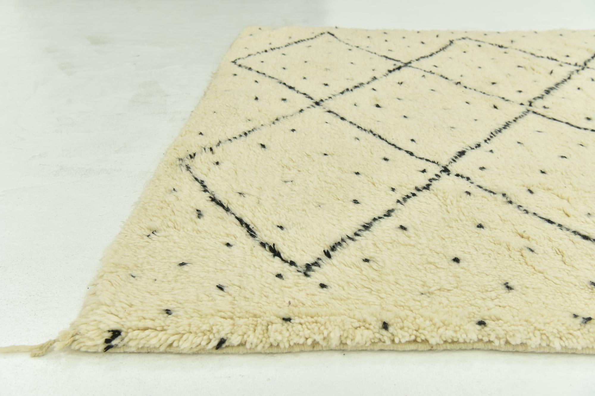5' 6 x 8' 2 Hand Knotted Moroccan Wool Rug