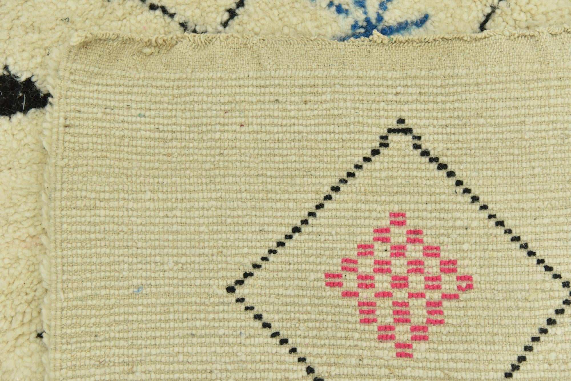 5' 2 x 7' 9 Hand Knotted Moroccan Wool Rug