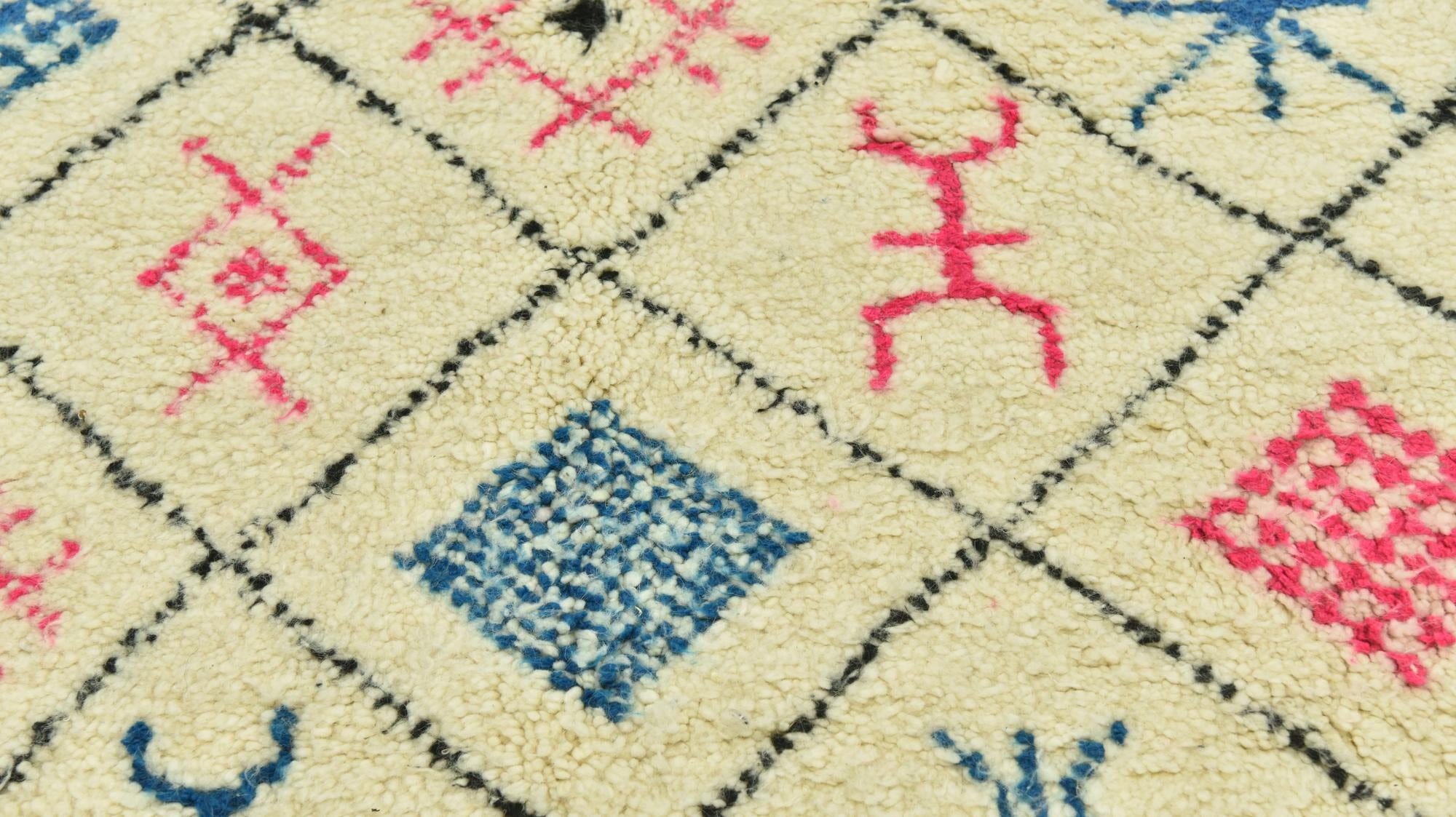 5' 2 x 7' 9 Hand Knotted Moroccan Wool Rug