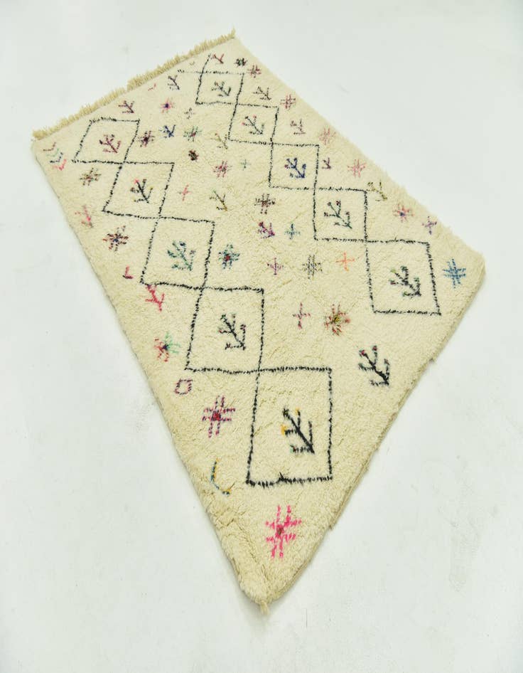 Detail image of 5' 6 x 7' 6  Hand Knotted Moroccan Wool Rug