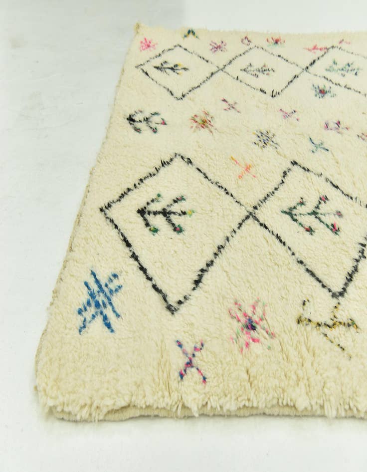 Detail image of 5' 6 x 7' 6  Hand Knotted Moroccan Wool Rug