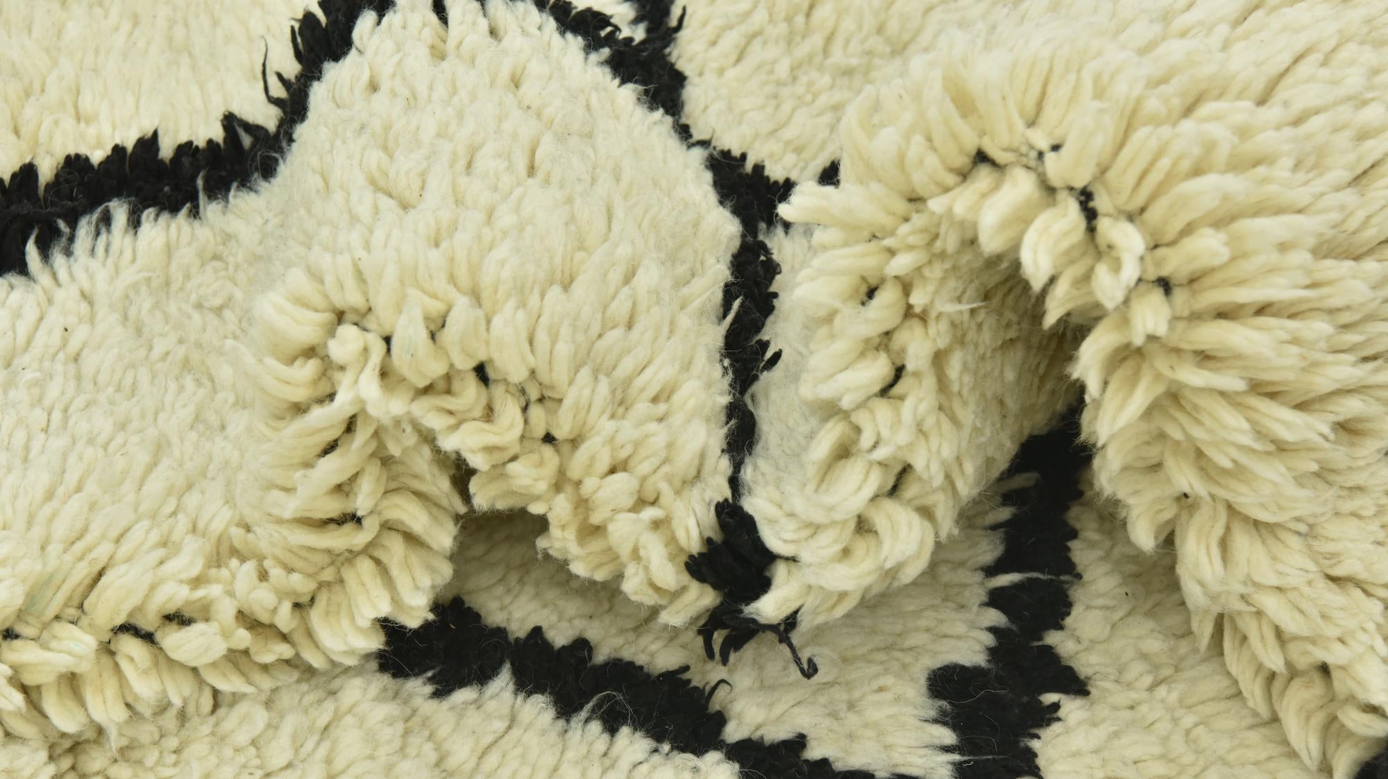 4' 10 x 8' 8 Hand Knotted Moroccan Wool Rug