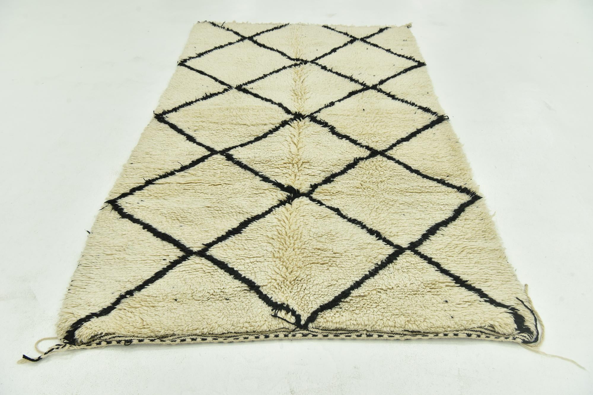 4' 10 x 8' 8 Hand Knotted Moroccan Wool Rug