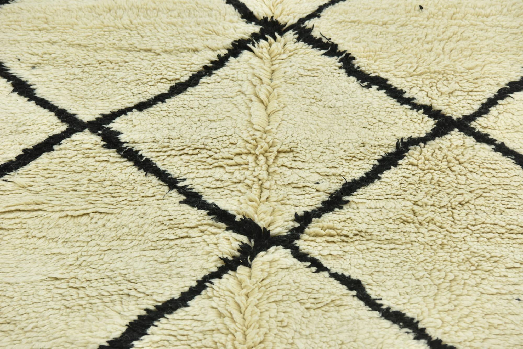 4' 10 x 8' 8 Hand Knotted Moroccan Wool Rug