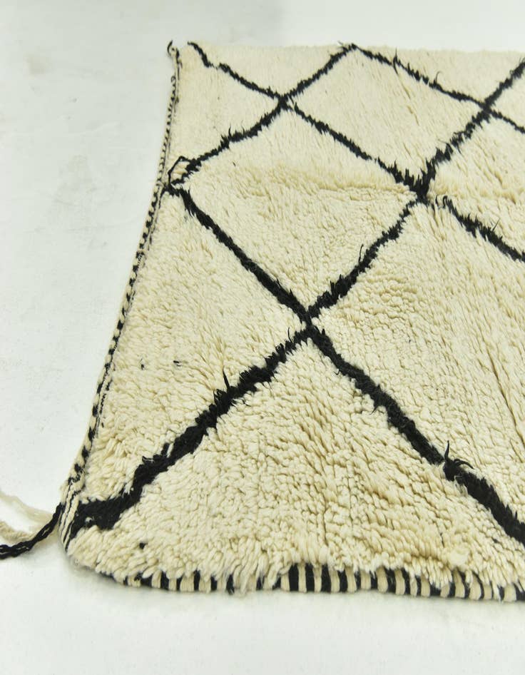 Detail image of 4' 10 x 8' 8  Hand Knotted Moroccan Wool Rug