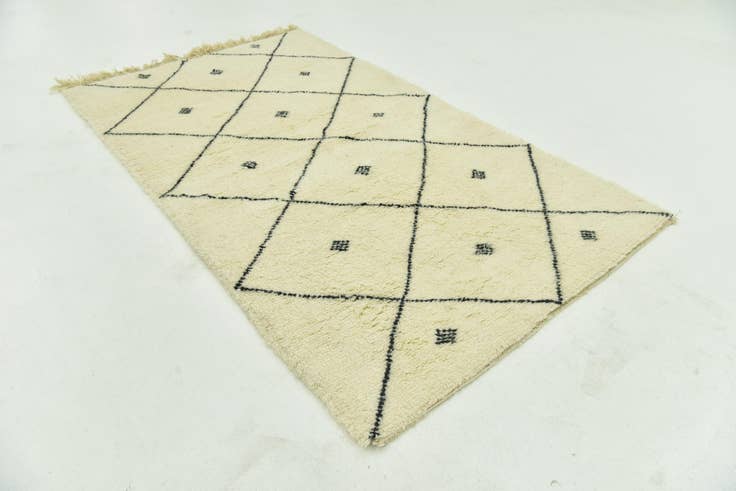 Detail image of 4' 10 x 8' 3 Hand Knotted Moroccan Wool Rug