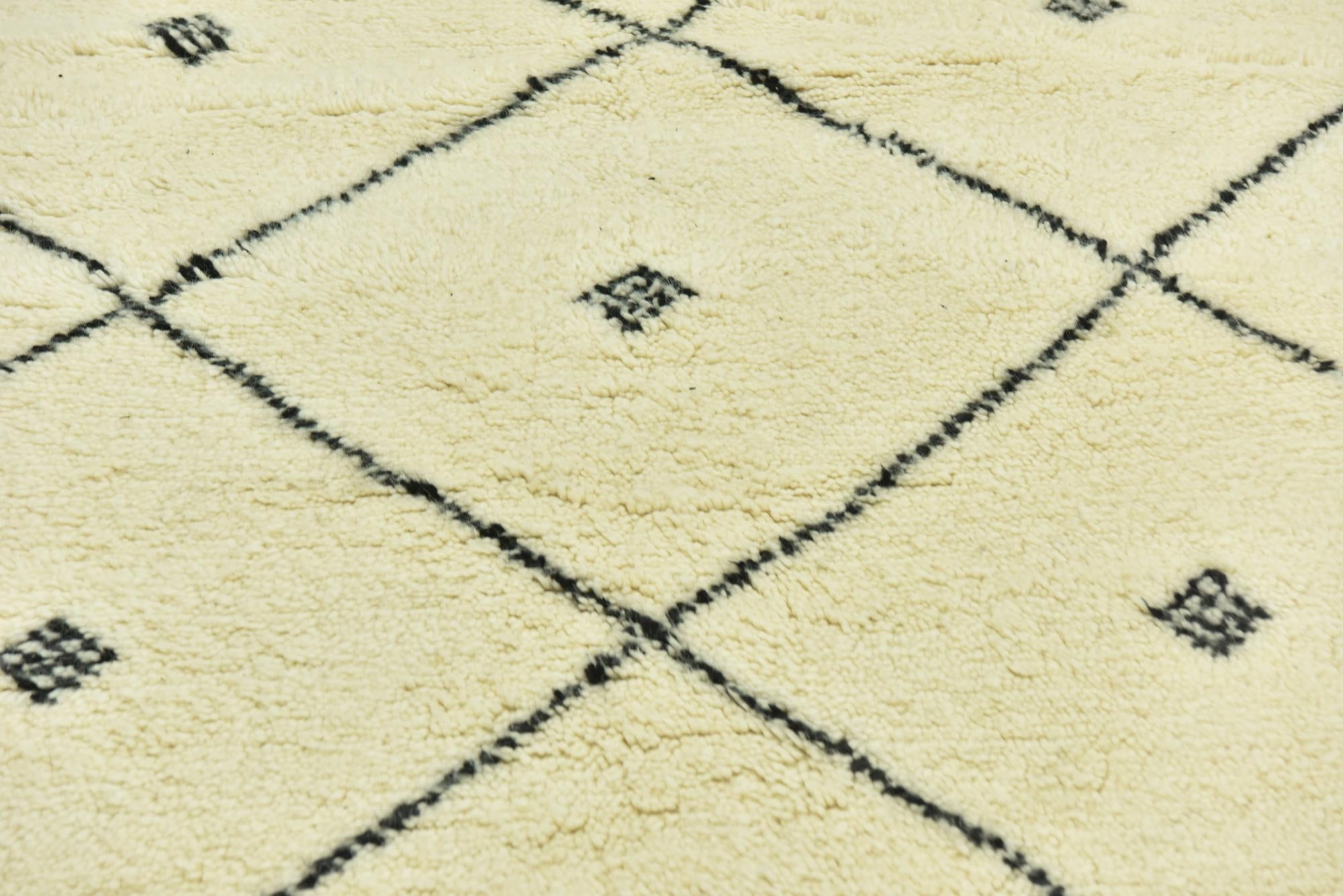 4' 10 x 8' 3 Hand Knotted Moroccan Wool Rug