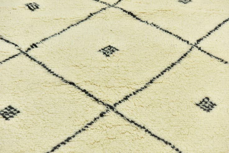 Detail image of 4' 10 x 8' 3 Hand Knotted Moroccan Wool Rug