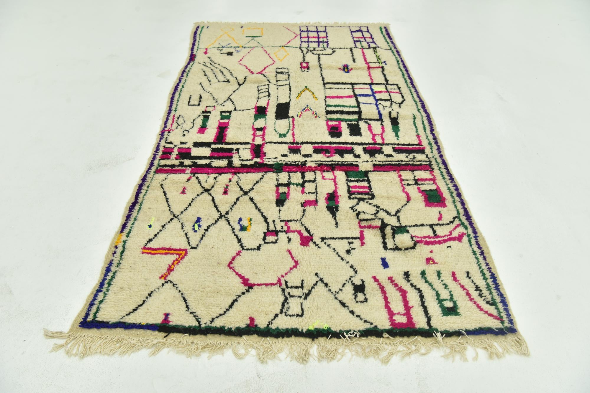 4' 7 x 9' Hand Knotted Moroccan Wool Rug