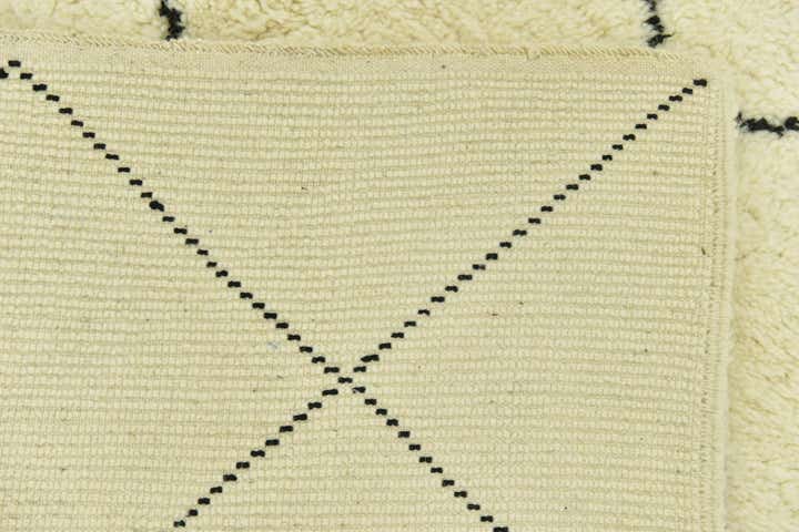 5' 4 x 8' 5 Hand Knotted Moroccan Wool Rug