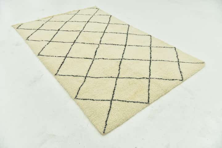 5' 4 x 8' 5 Hand Knotted Moroccan Wool Rug