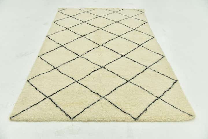 5' 4 x 8' 5 Hand Knotted Moroccan Wool Rug