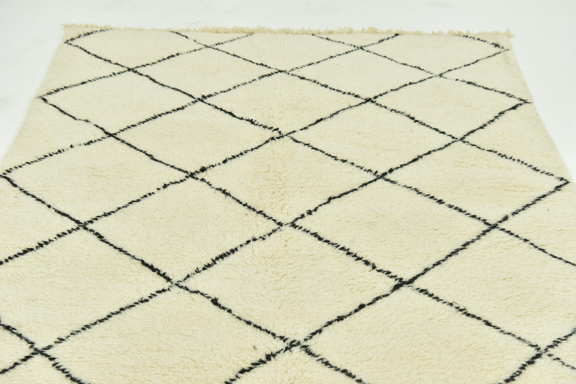 5' 4 x 8' 5 Hand Knotted Moroccan Wool Rug