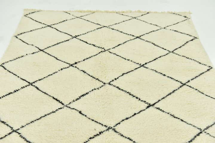 5' 4 x 8' 5 Hand Knotted Moroccan Wool Rug