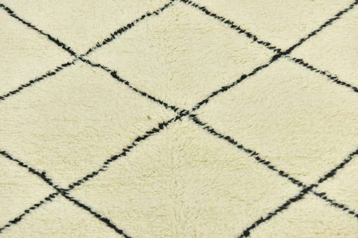 5' 4 x 8' 5 Hand Knotted Moroccan Wool Rug