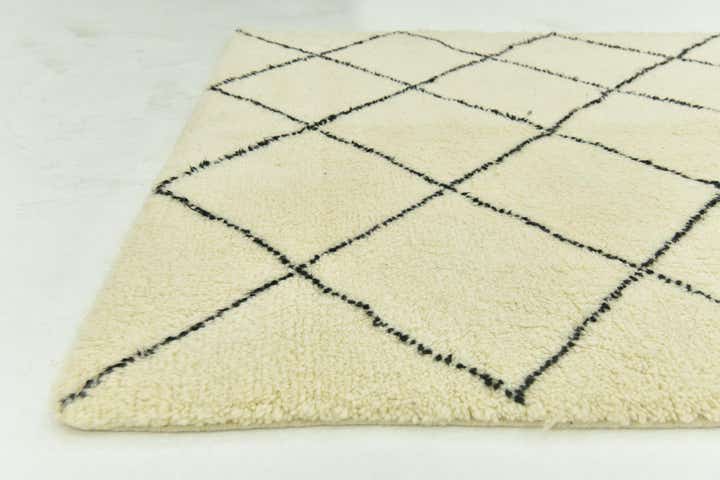 5' 4 x 8' 5 Hand Knotted Moroccan Wool Rug