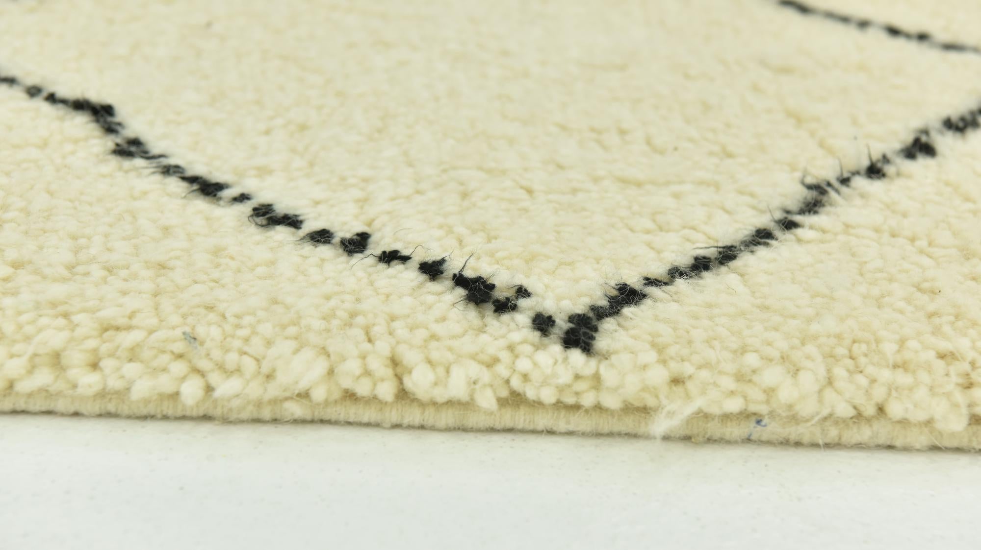 5' 4 x 8' 5 Hand Knotted Moroccan Wool Rug
