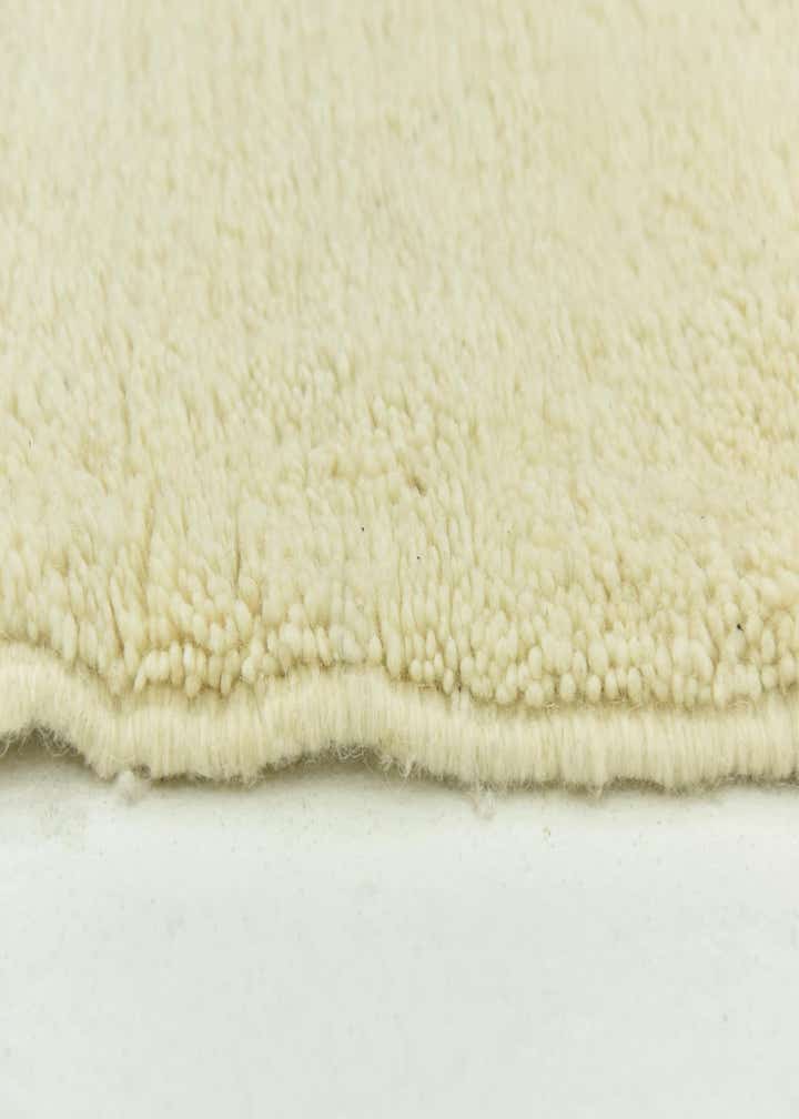 5' 5 x 8' 2 Hand Knotted Moroccan Wool Rug