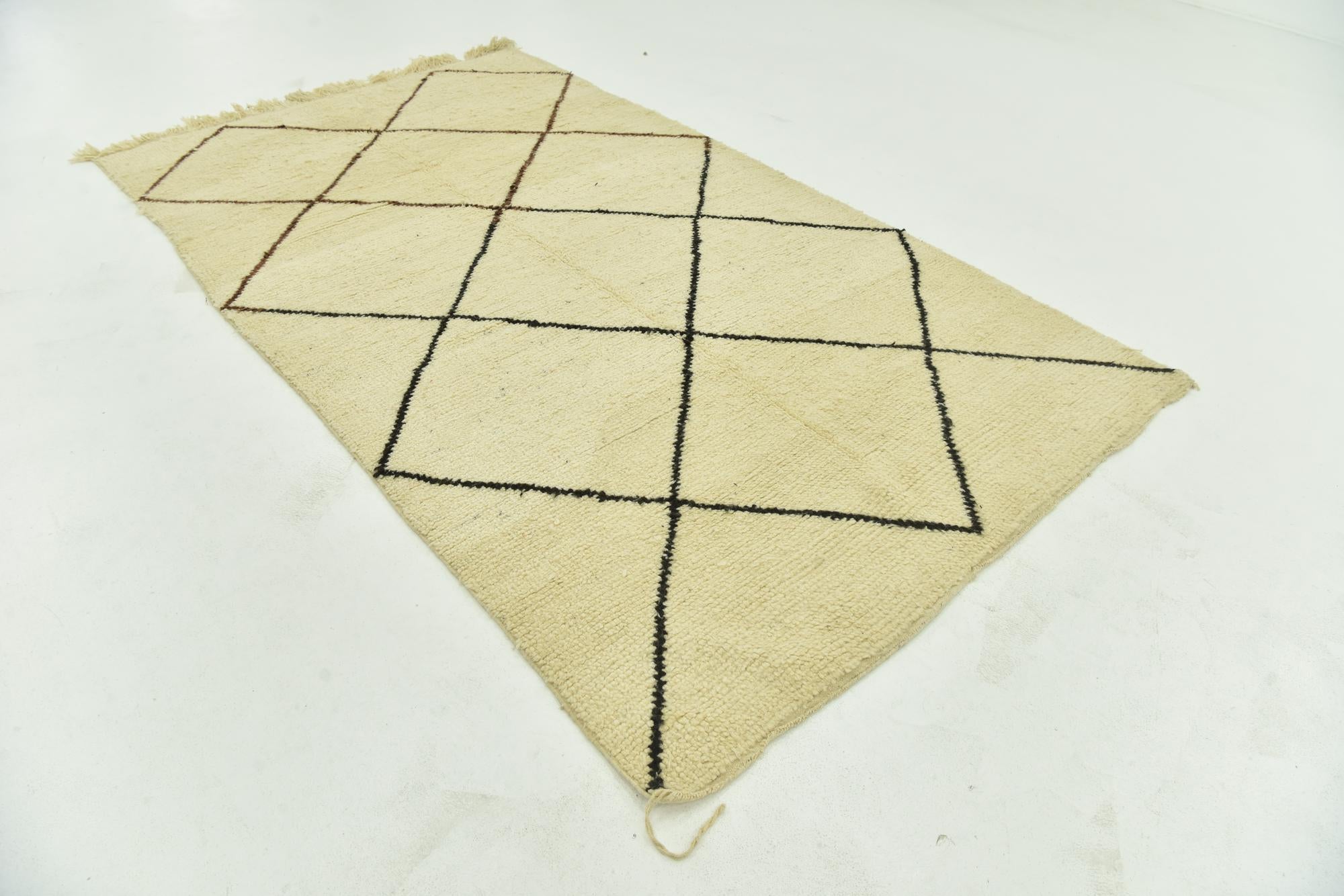 5' 4 x 9' 4 Hand Knotted Moroccan Wool Rug