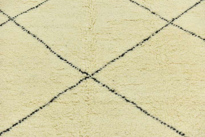 5' 10 x 7' 8 Hand Knotted Moroccan Wool Rug