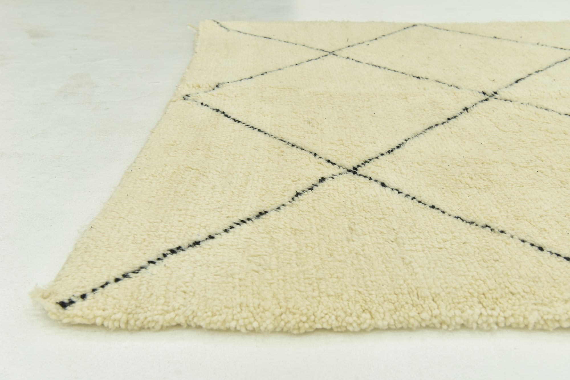 5' 10 x 7' 8 Hand Knotted Moroccan Wool Rug