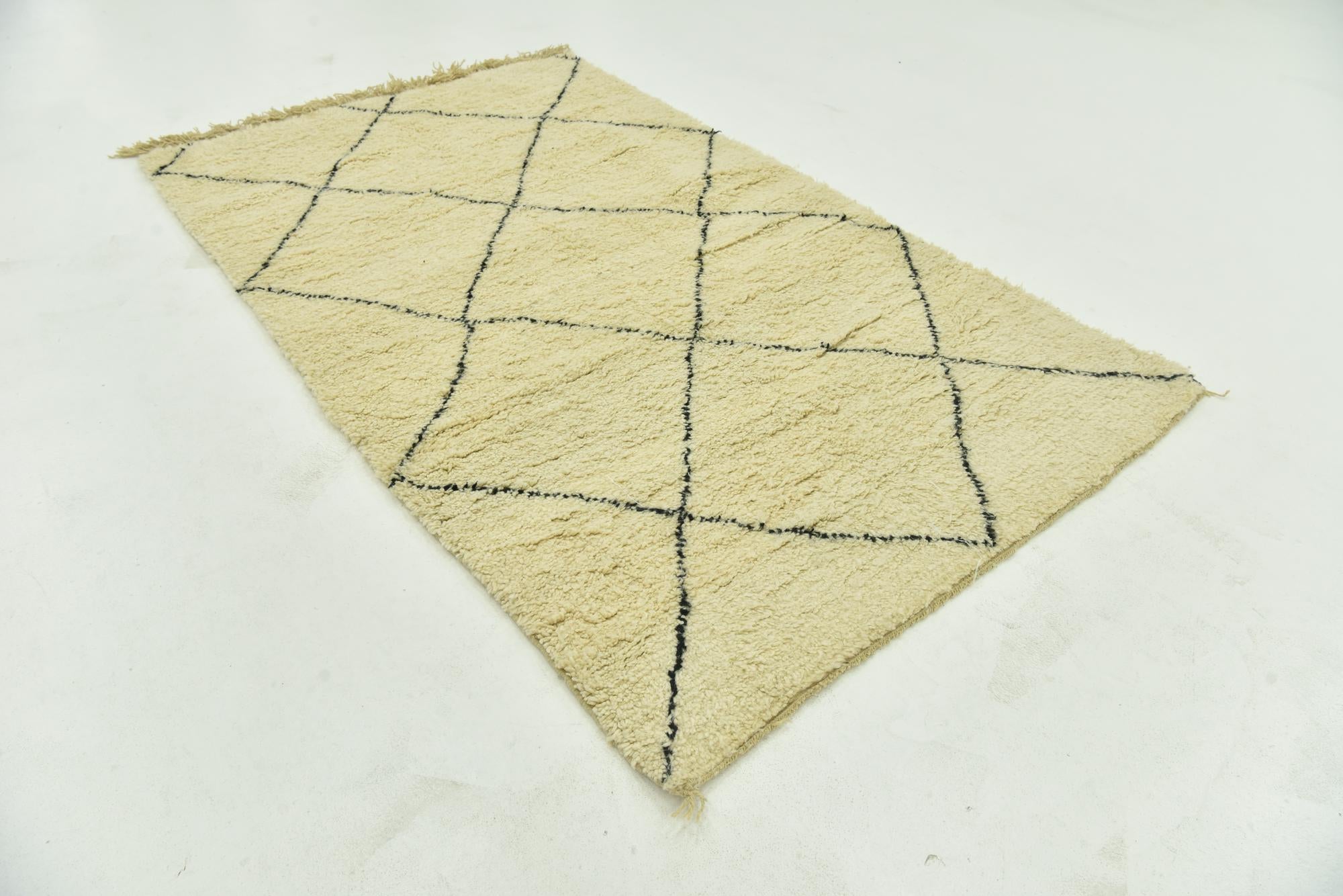 5' x 8' 3 Hand Knotted Moroccan Wool Rug