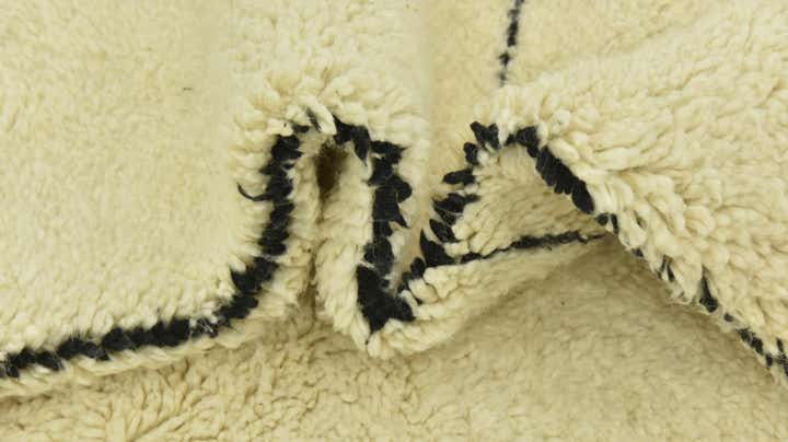 7' 1 x 9' 3 Hand Knotted Moroccan Wool Rug