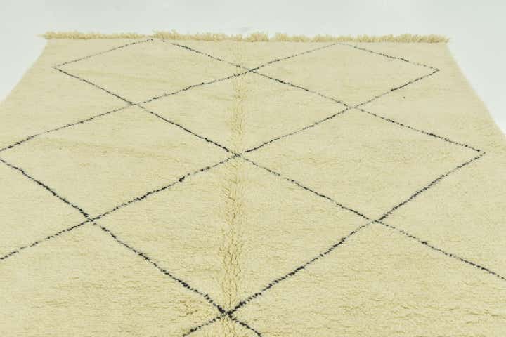 7' 1 x 9' 3 Hand Knotted Moroccan Wool Rug