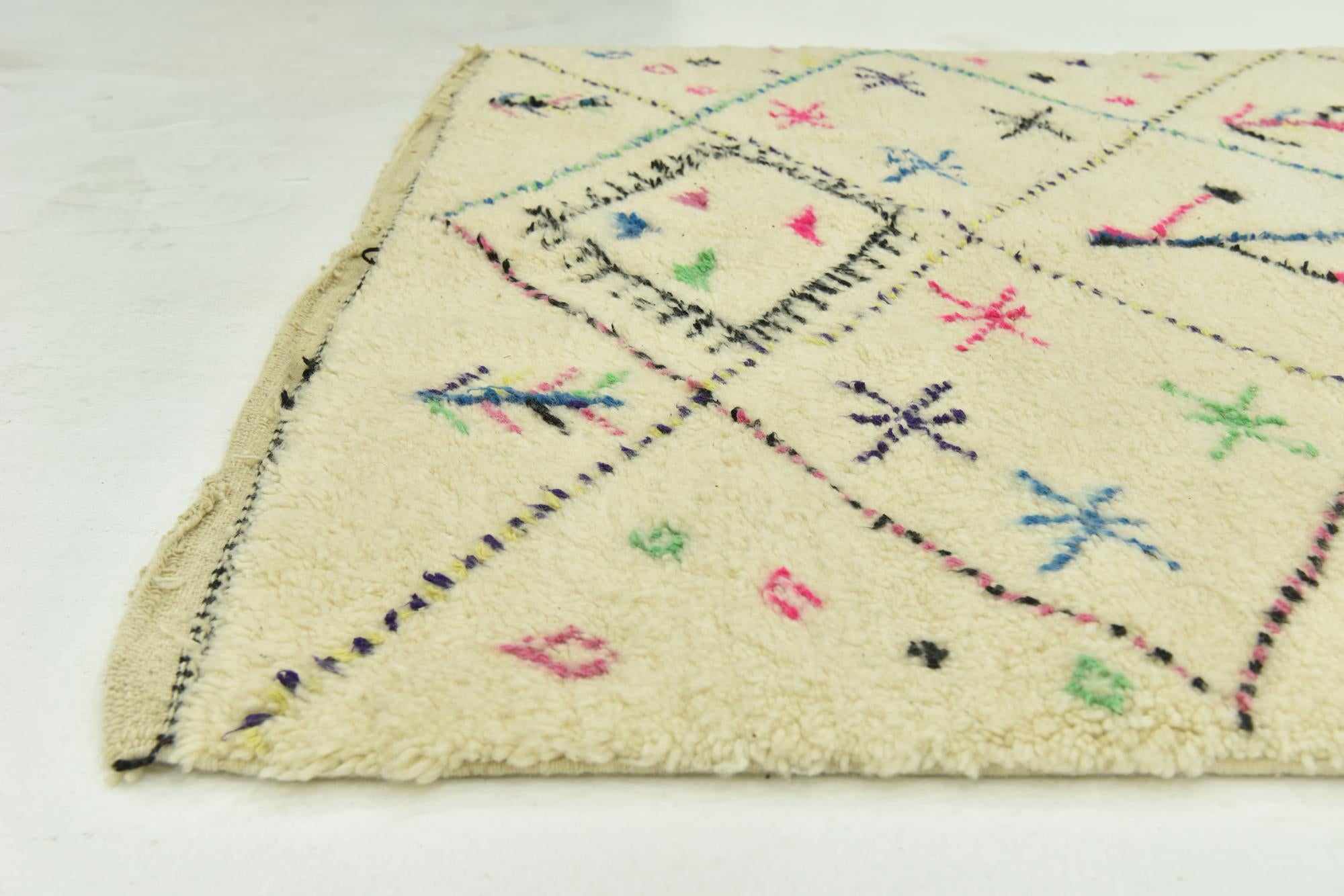 5' x 8' Hand Knotted Moroccan Wool Rug