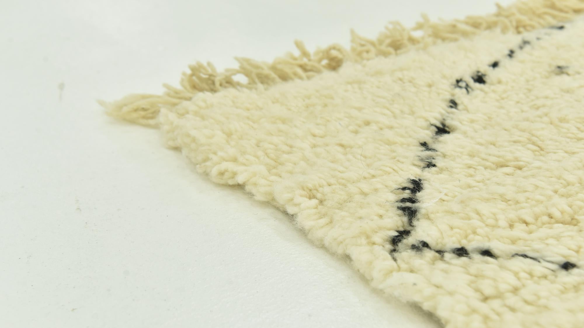 7' x 9' 9 Hand Knotted Moroccan Wool Rug