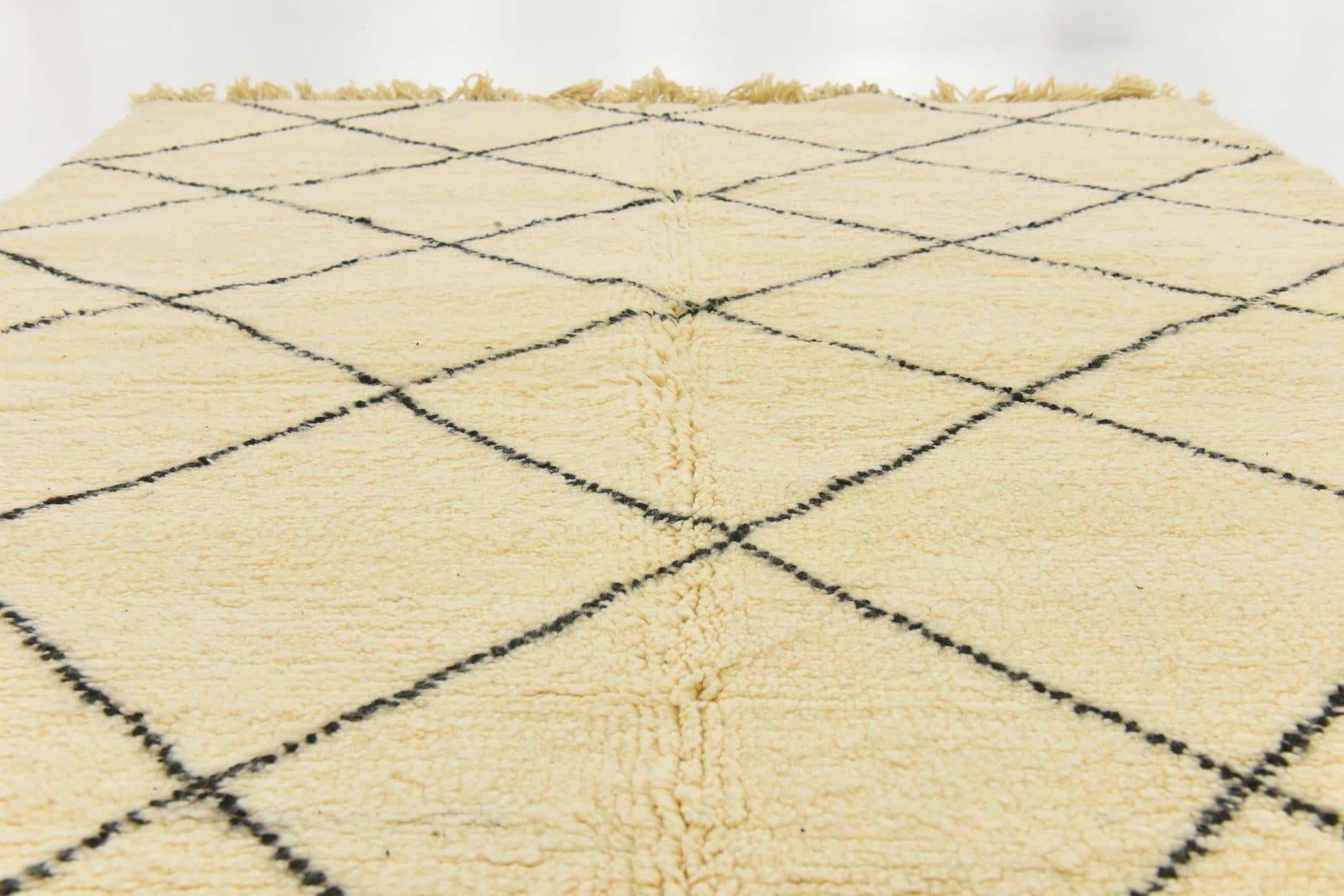 5' 11 x 7' 7 Hand Knotted Moroccan Wool Rug