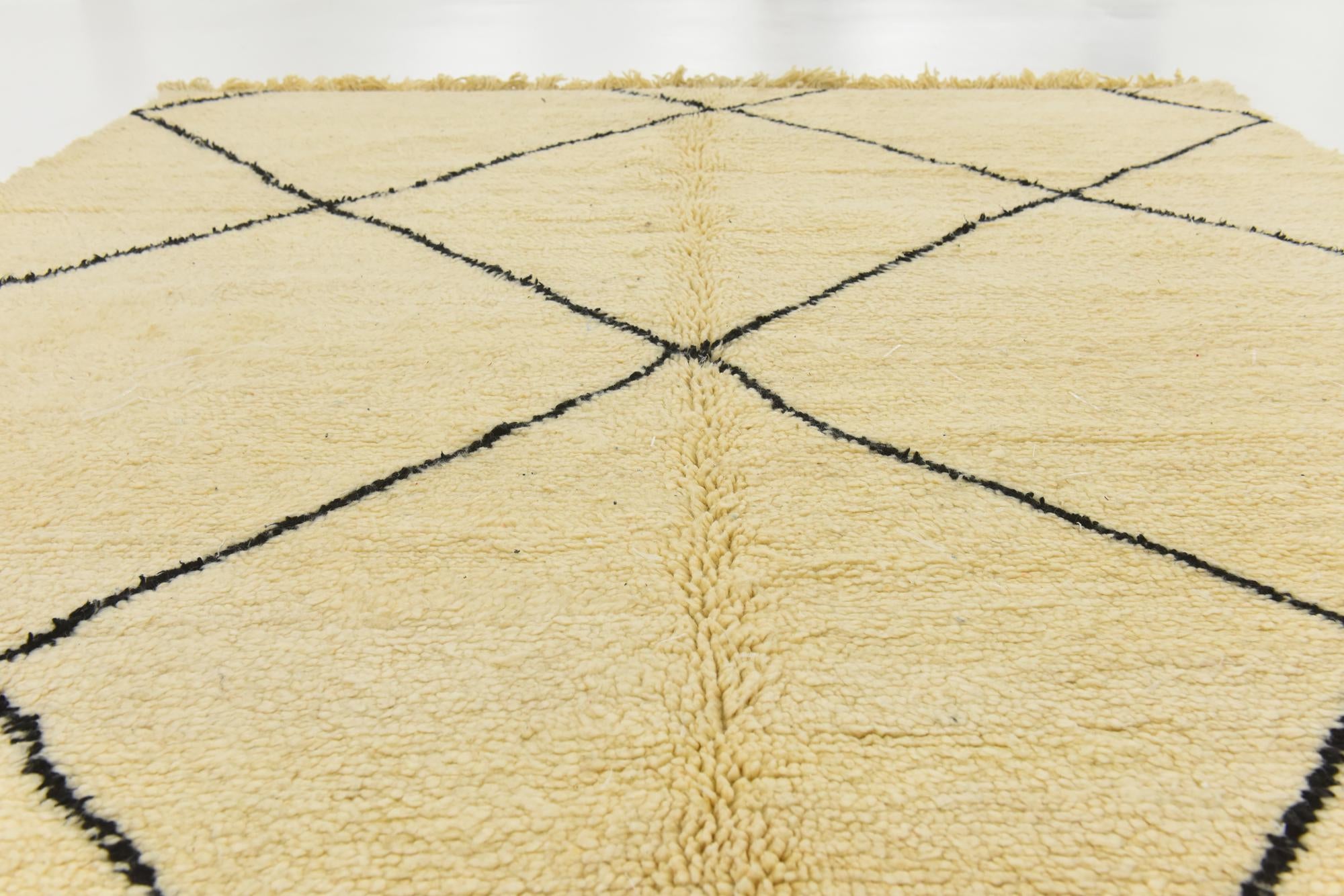 7' 1 x 9' 2 Hand Knotted Moroccan Wool Rug