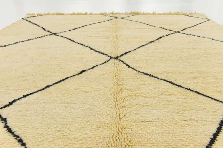 7' 1 x 9' 2 Hand Knotted Moroccan Wool Rug