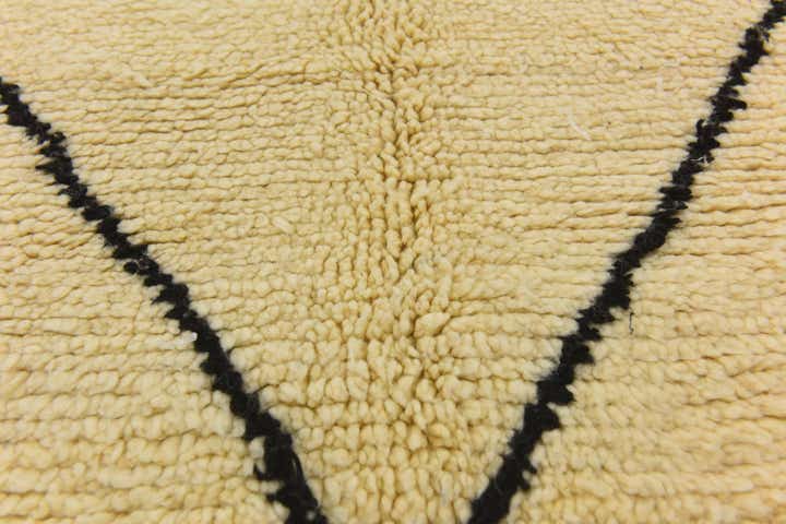 7' 1 x 9' 2 Hand Knotted Moroccan Wool Rug