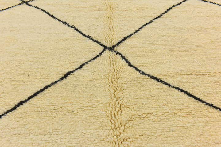 7' 1 x 9' 2 Hand Knotted Moroccan Wool Rug