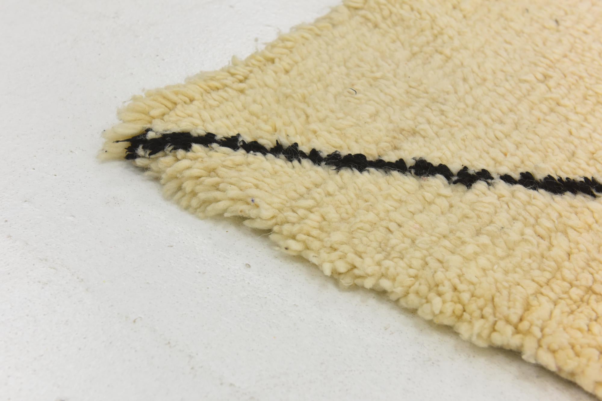 7' 1 x 9' 2 Hand Knotted Moroccan Wool Rug