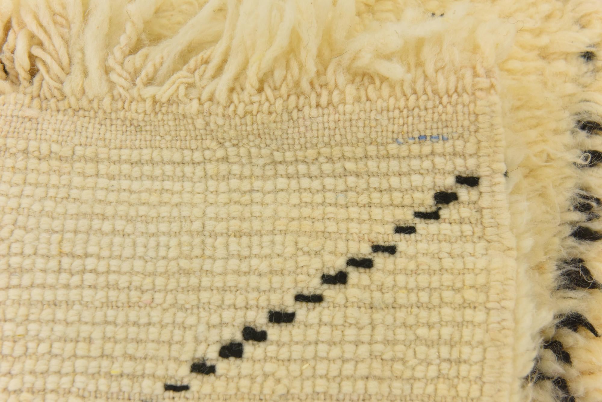 7' 1 x 9' 9 Hand Knotted Moroccan Wool Rug