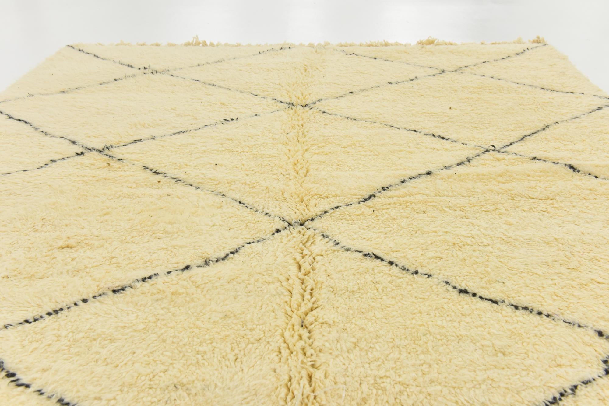7' 1 x 9' 9 Hand Knotted Moroccan Wool Rug