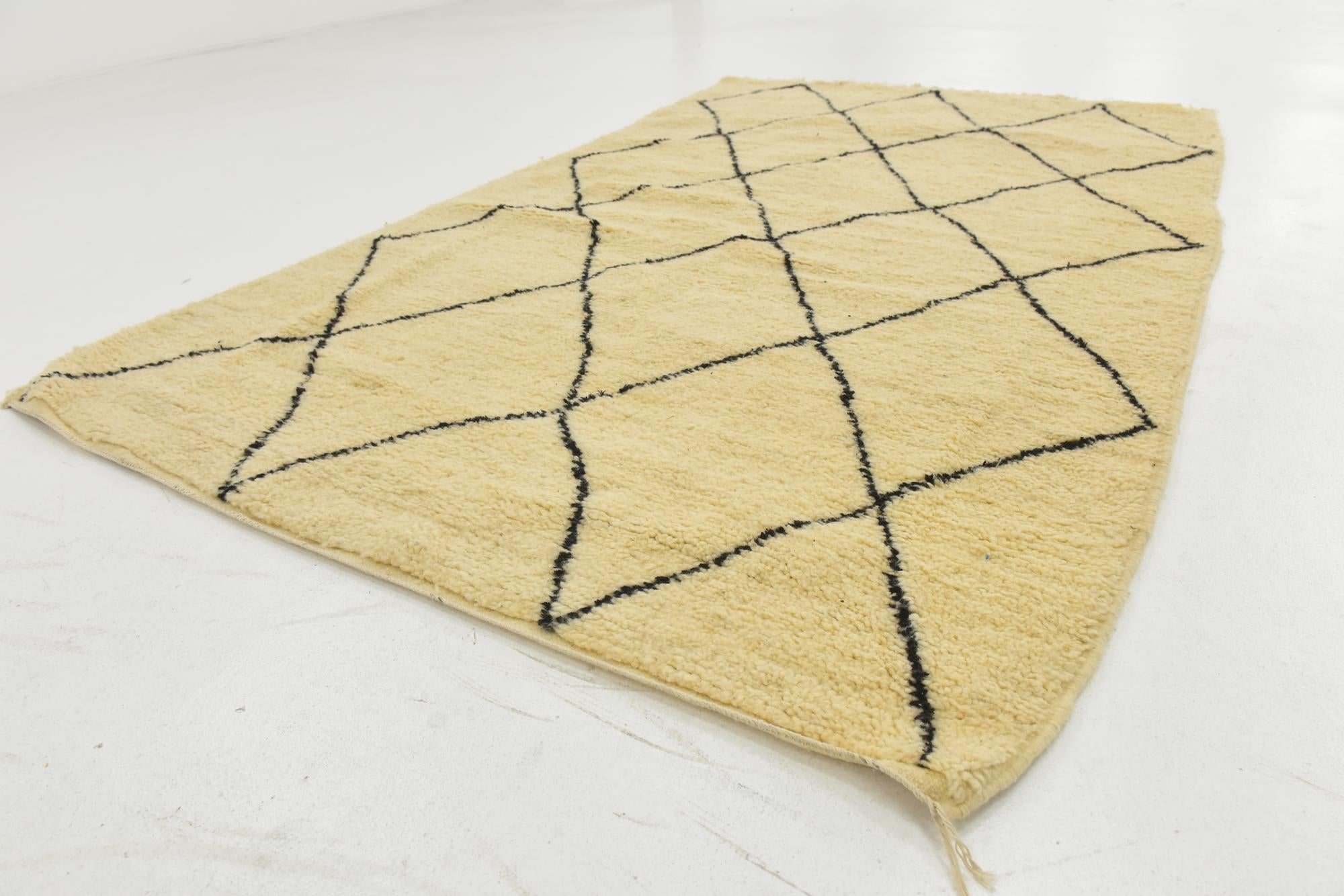 5' x 8' 5 Hand Knotted Moroccan Wool Rug