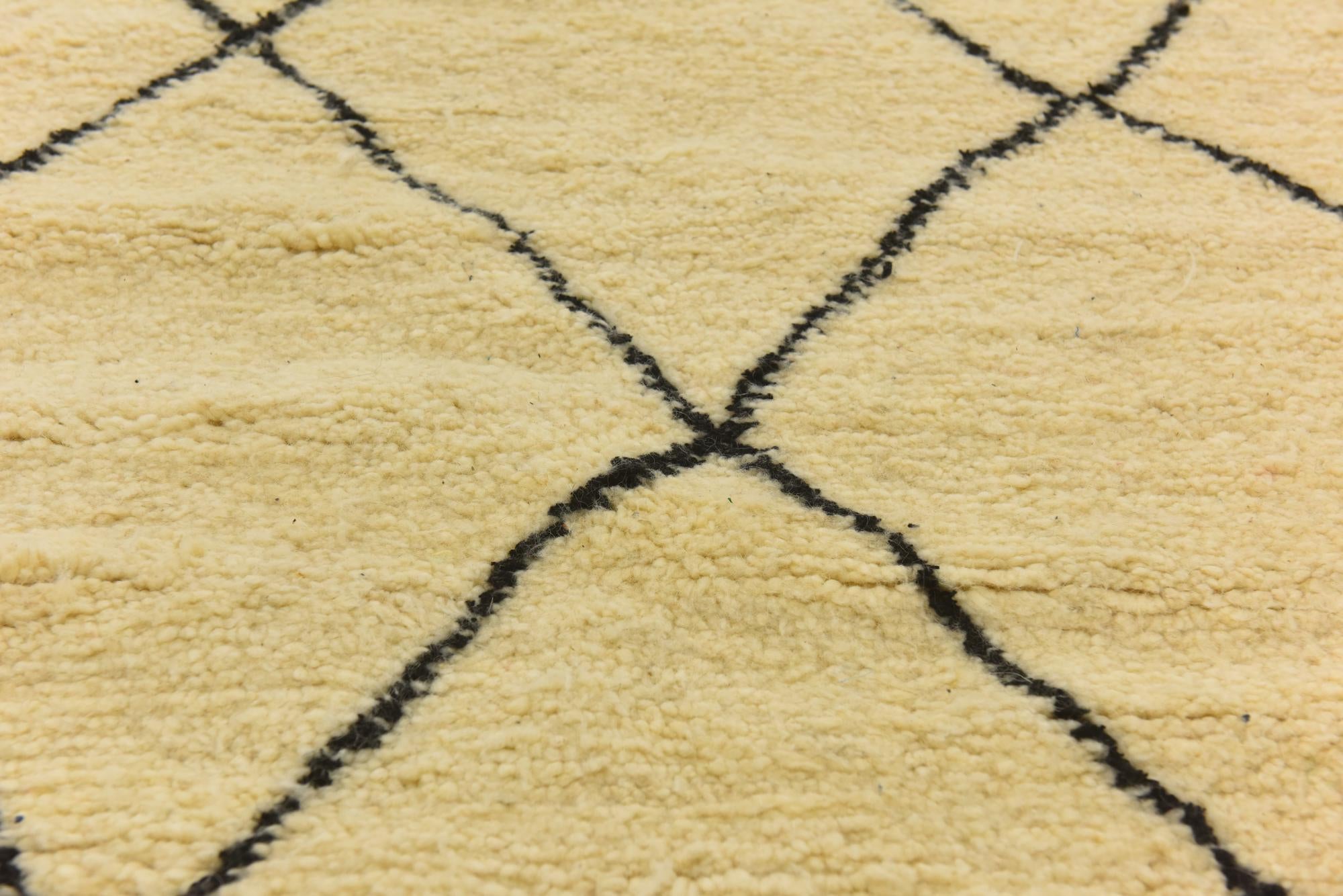 5' x 8' 5 Hand Knotted Moroccan Wool Rug