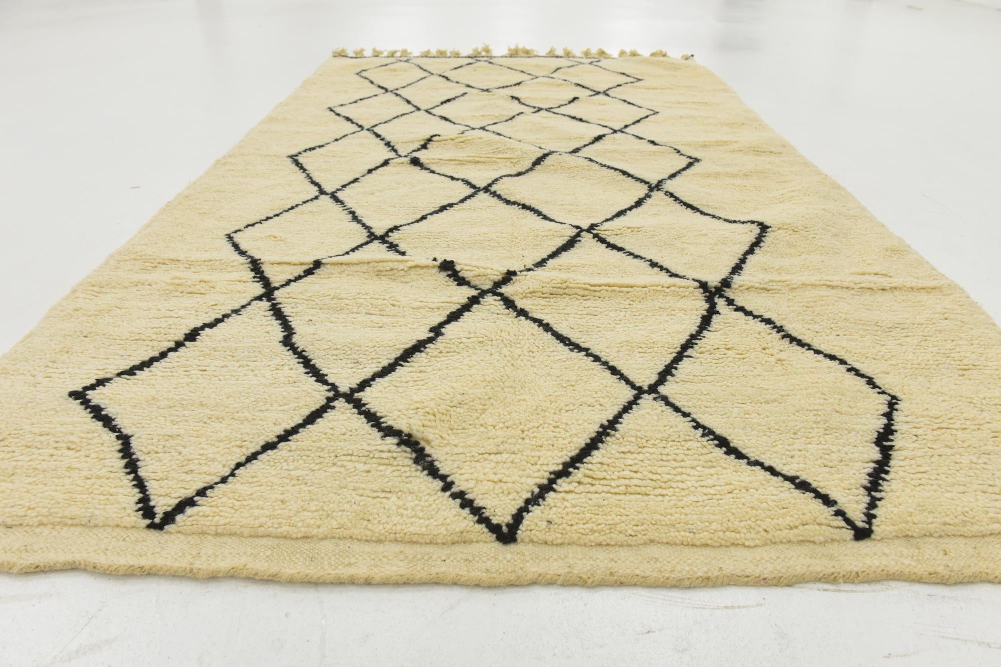 4' 11 x 8' 4 Hand Knotted Moroccan Wool Rug