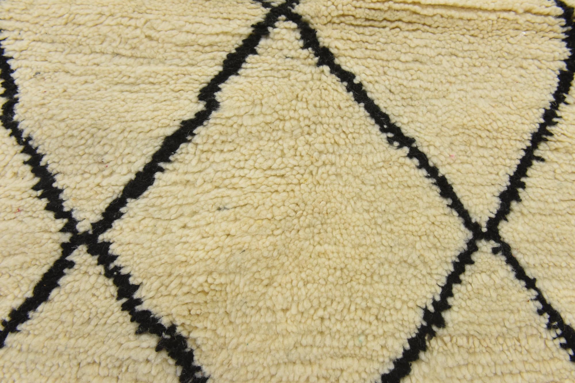 4' 11 x 8' 4 Hand Knotted Moroccan Wool Rug