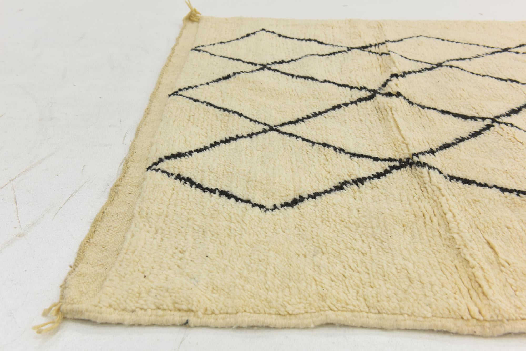 4' 11 x 8' 4 Hand Knotted Moroccan Wool Rug