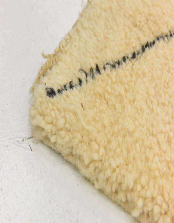 Detail image of 6' 9 x 9' 10  Hand Knotted Moroccan Wool Rug