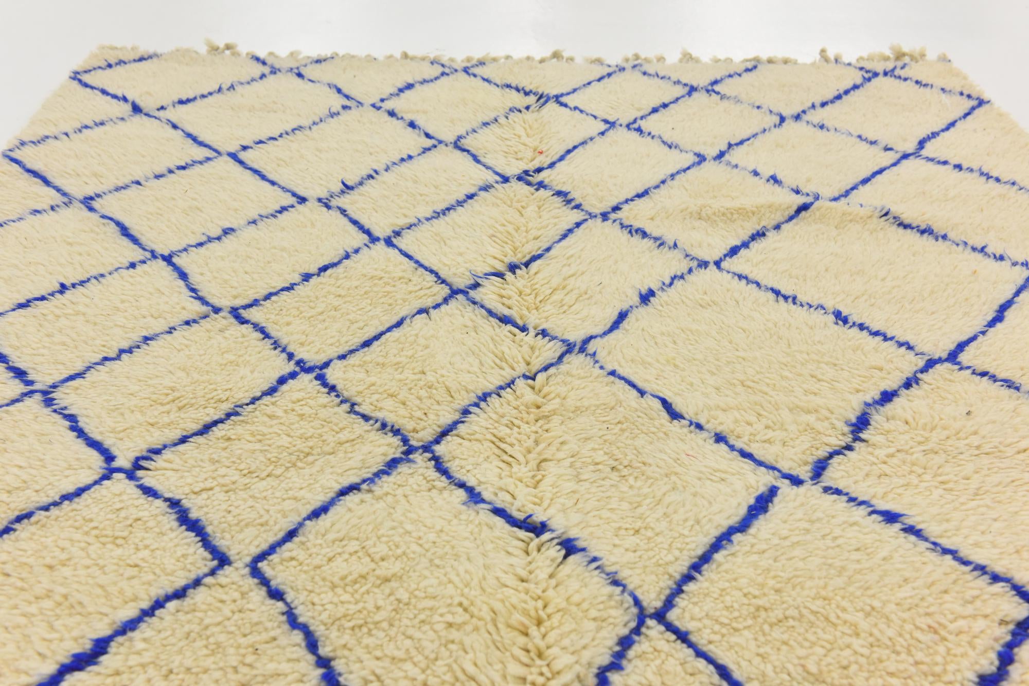 5' 5 x 7' 3 Hand Knotted Moroccan Wool Rug