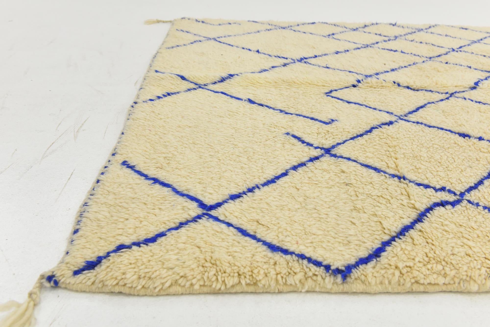 5' 5 x 7' 3 Hand Knotted Moroccan Wool Rug