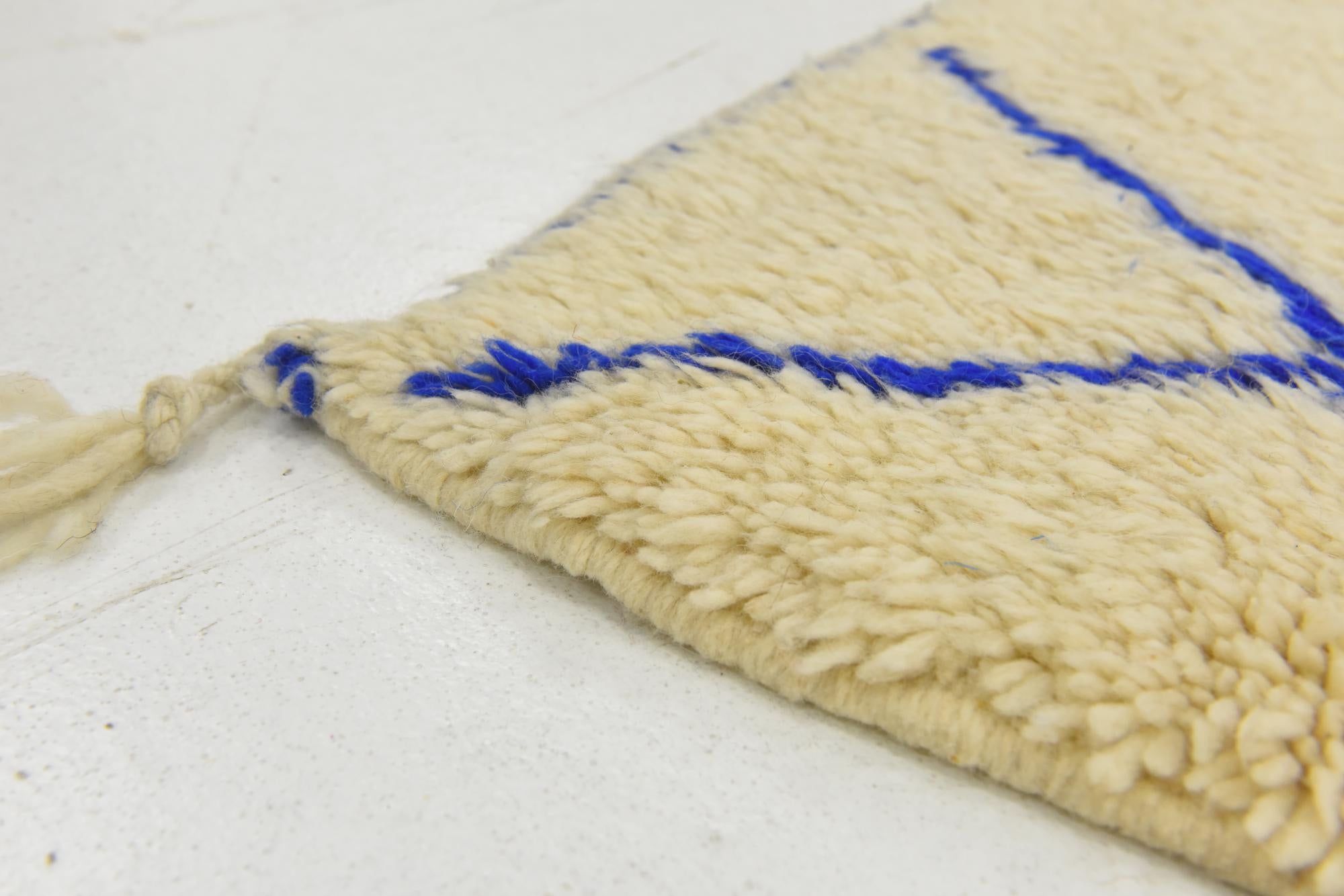 5' 5 x 7' 3 Hand Knotted Moroccan Wool Rug